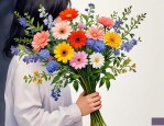 2025年手捧鲜花怎么保存