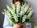 2025年铃兰花手捧花价格