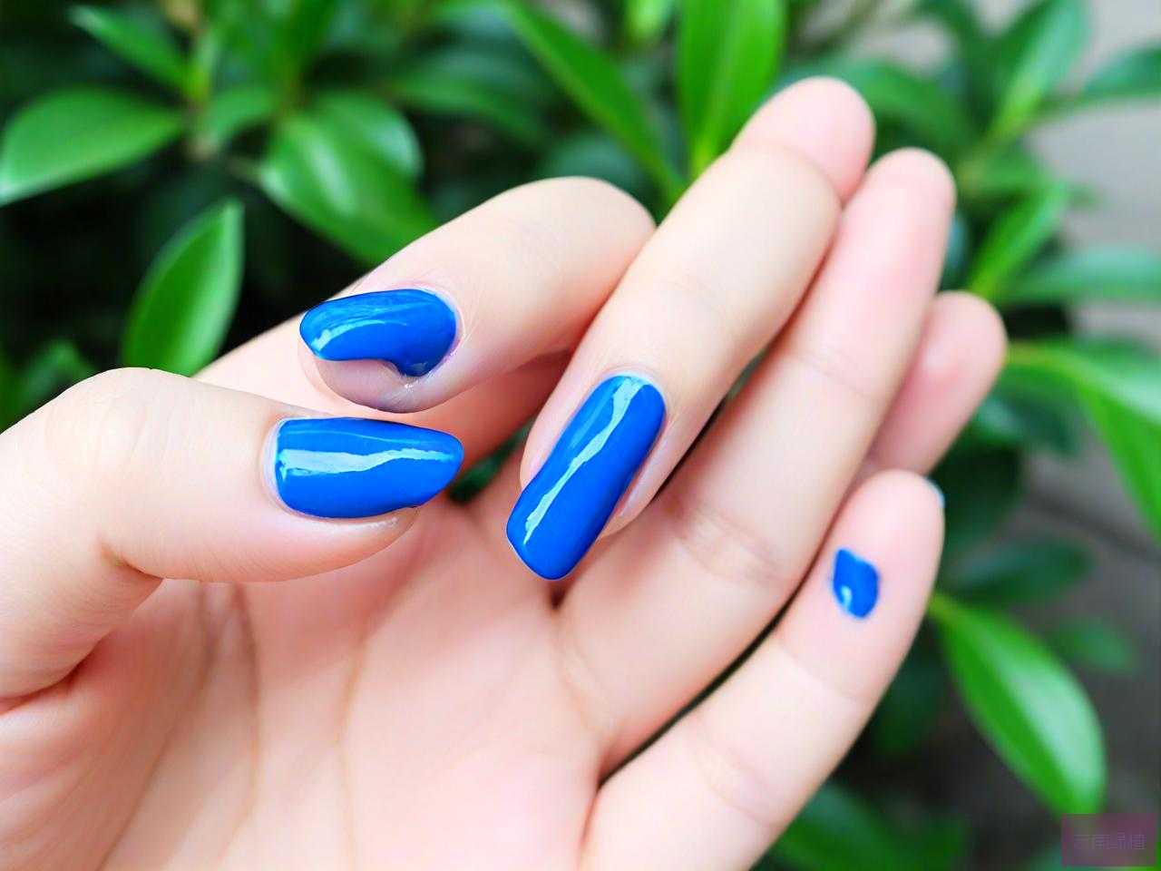 指甲草染的指甲怎么去掉颜色